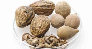 Triphala (Amala, Harde,Baheda)